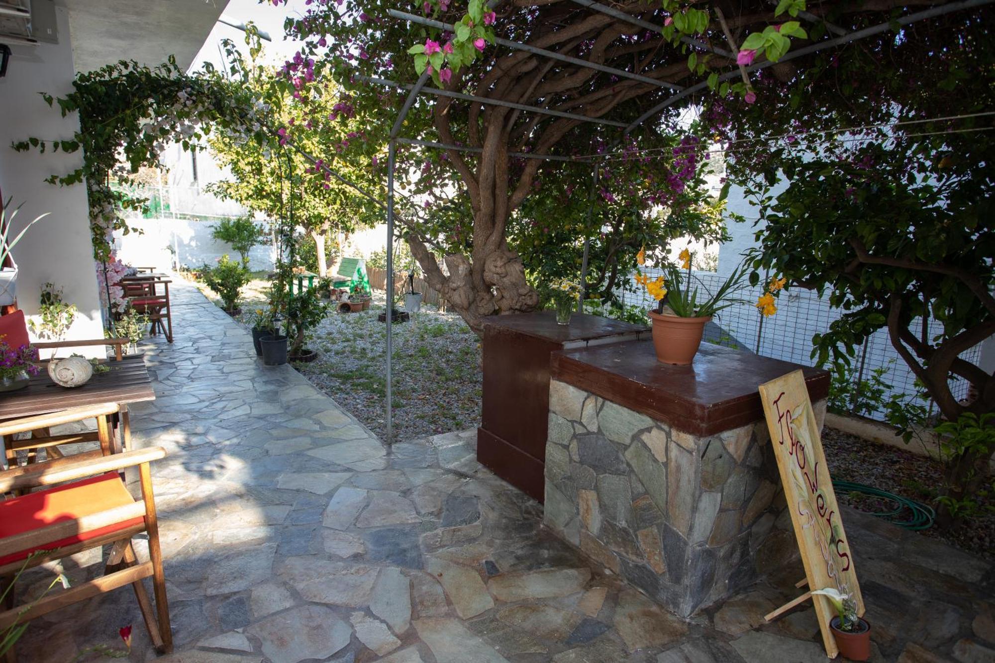 Flowers Studios Skala  Exterior photo